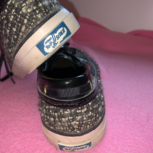 Stunning Gold Line Sperrys - Picture 4 of 4